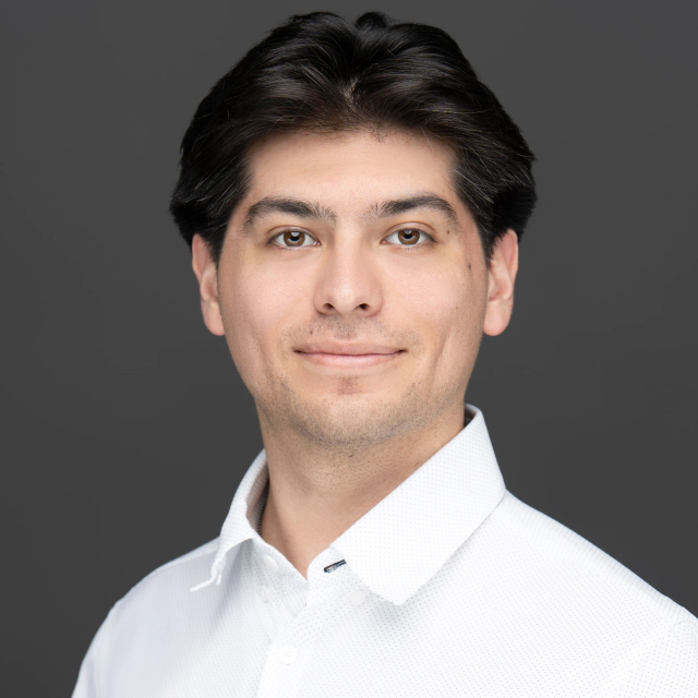 Jalen Gomez, Director del edificio
